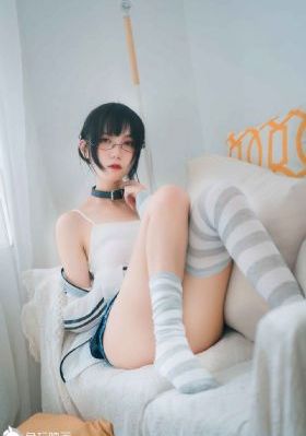 欧美撸撸视频_4K高清完整版播放