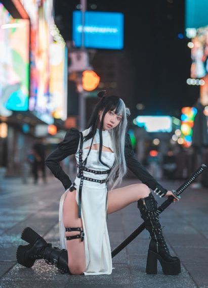 欧美女王头像_HD免费播放
